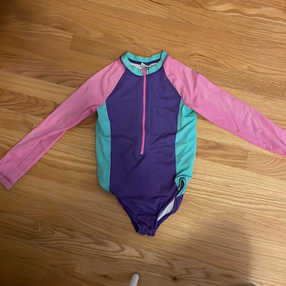 Girls Hanna Andersson long sleeve swim suit size 120 (6-7)